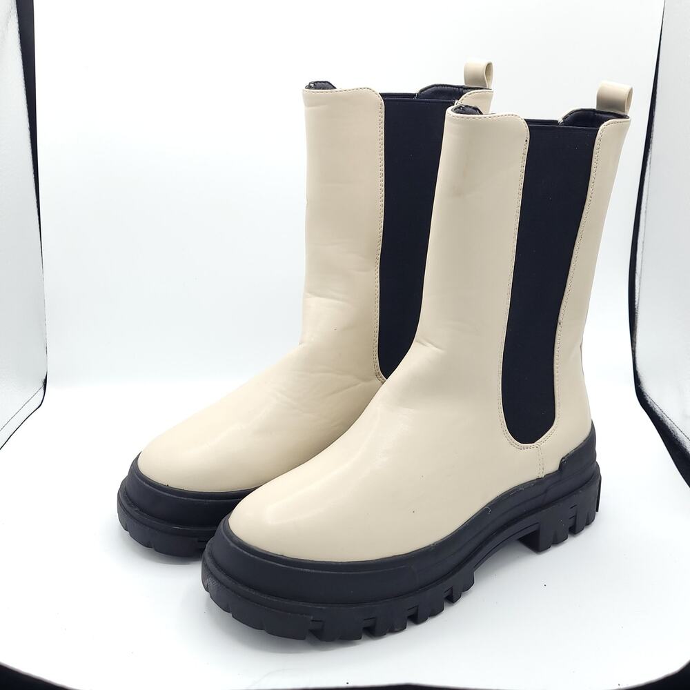 Sheln Off White Ivory Chelsea Combat Platform Boots Slip On women's size 10